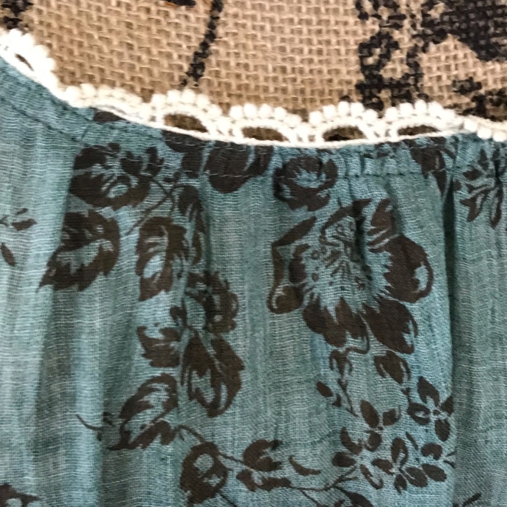 Hayden- Ruffled Dress - Picture 5 of 8